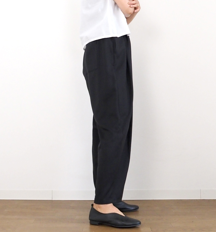 MIDIUMISOLID ミディウミソリッド タックワイドイージーパンツ レディース