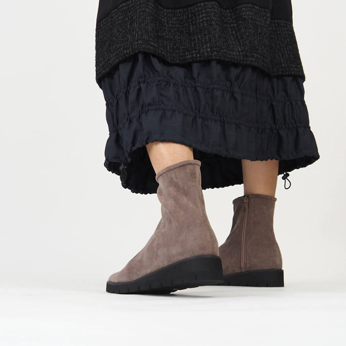 ATELIER BRUGGE アトリエブルージュ ショートブーツ ストレッチスウェード風 レディース