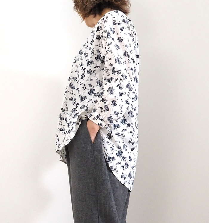 MidiUmi ミディウミ プリントスキッパーチュニックシャツ レディース